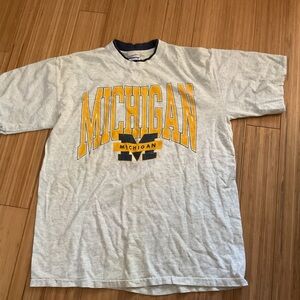 Vintage Michigan Wolverines football T-Shirt Men’s XL NCAA USA gridiron sports